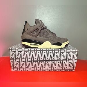 Size 7 - Jordan 4 Retro x A Ma Maniere Violet Ore